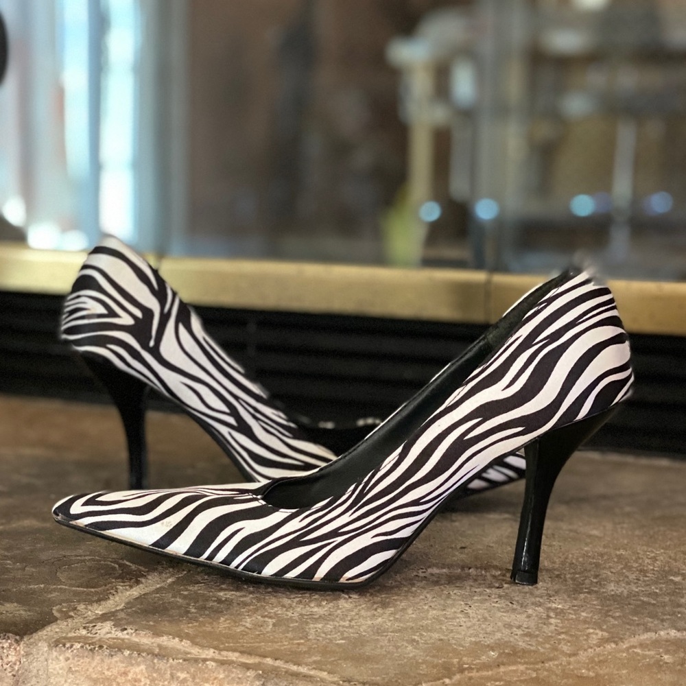 Diva Lounge Satin Zebra Pointed Toe Pump